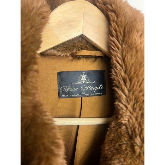 Free People Mena Crop Faux Fur Teddy Jacket Sz. XS - Picture 3 of 5